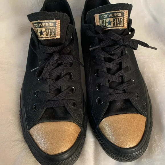 Converse - Picture 2 of 8